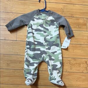 NWT 3M Carter’s Baby camo onesie